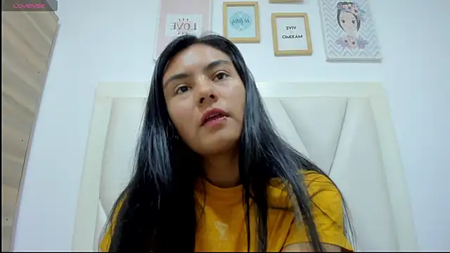 atilanadiaz7 online show from 04/21/26, 05:41