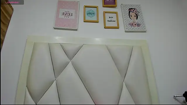 atilanadiaz7 online show from 04/09/26, 05:41