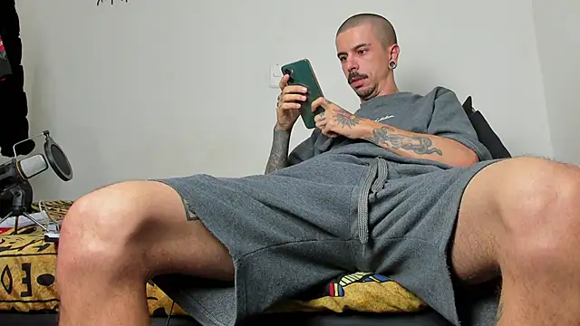 Aaron BigDickxxx online show from 03/10/26, 09:13