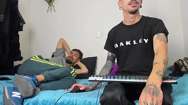 Aaron BigDickxxx online show from 04/03/26, 06:36