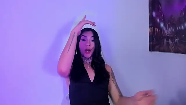 Snapshot of Camila_Coxx chatting on 09/24/25, 07:42 Camila Coxx online show from 09/24/25, 07:42