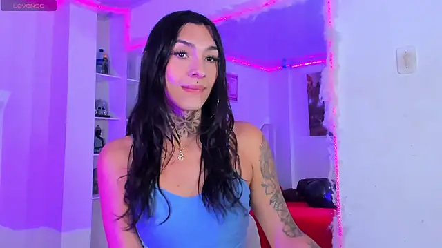 Snapshot of Camila_Coxx chatting on 10/18/25, 07:05 Camila Coxx online show from 10/18/25, 07:05