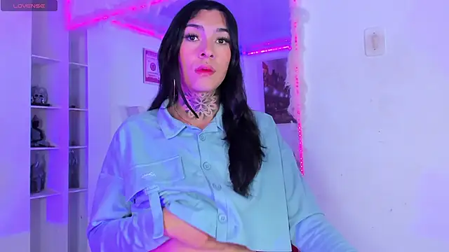 Snapshot of Camila_Coxx chatting on 10/16/25, 02:47 Camila Coxx online show from 10/16/25, 02:47