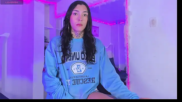 Snapshot of Camila_Coxx chatting on 10/28/25, 04:46 Camila Coxx online show from 10/28/25, 04:46