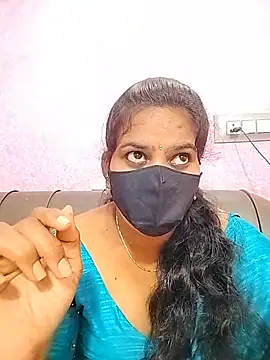 Snapshot of melina214 chatting on 07/11/26, 12:38 melina214 online show from 07/11/26, 12:38