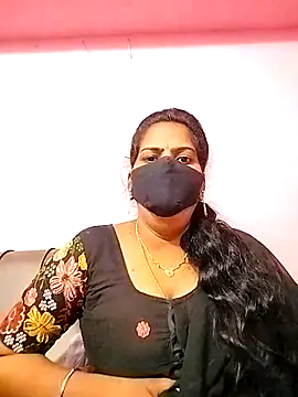 melina214 online show from 10/17/25, 05:44