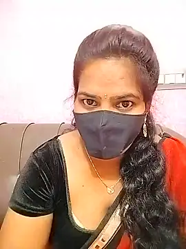 Snapshot of melina214 chatting on 07/13/26, 04:01 melina214 online show from 07/13/26, 04:01