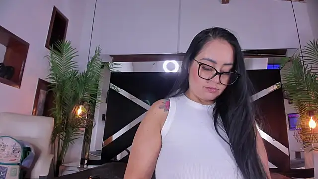 emily-fox online show from 10/31/25, 11:07