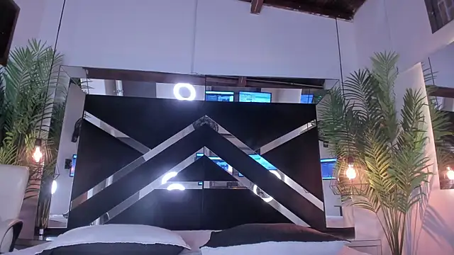 emily-fox online show from 10/11/25, 10:49