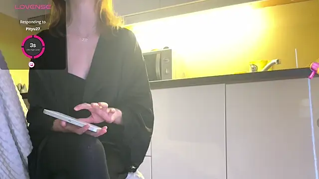 Snapshot of Missy_baby chatting on 01/01/25, 07:21 Missy baby online show from 01/01/25, 07:21