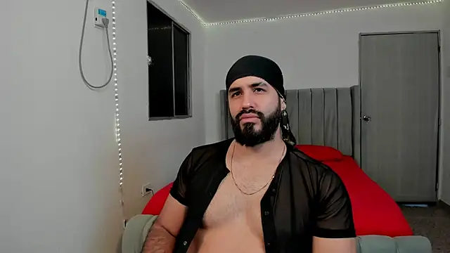 Snapshot of eda_karim chatting on 12/19/25, 03:47 eda karim online show from 12/19/25, 03:47