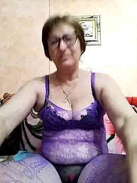 Snapshot of passione503 chatting on 03/10/25, 06:12 passione503 online show from 03/10/25, 06:12