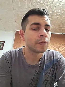 Snapshot of hornny1995 chatting on 01/19/25, 03:53 hornny1995 online show from 01/19/25, 03:53