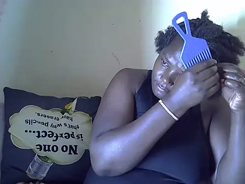 Snapshot of Sweetreena chatting on 12/16/25, 05:11 Sweetreena online show from 12/16/25, 05:11