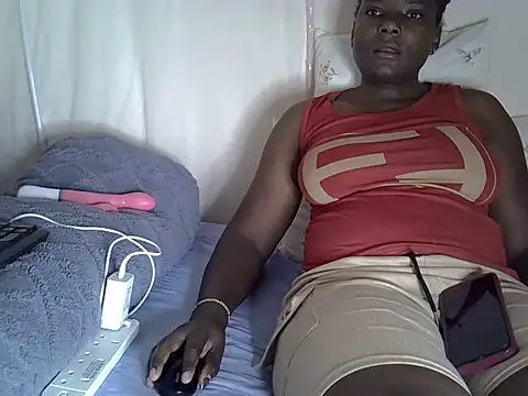 Snapshot of Sweetreena chatting on 10/14/25, 03:18 Sweetreena online show from 10/14/25, 03:18