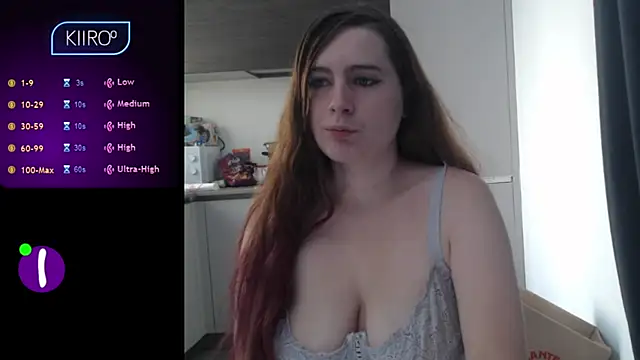 Snapshot of Dominahot4you chatting on 09/17/25, 07:43 Dominahot4you online show from 09/17/25, 07:43