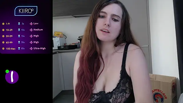 Snapshot of Dominahot4you chatting on 10/07/25, 07:42 Dominahot4you online show from 10/07/25, 07:42