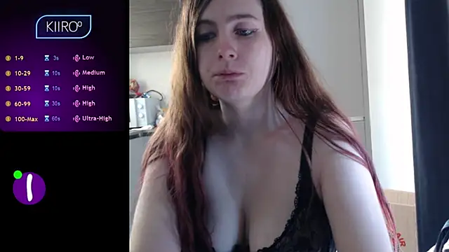 Snapshot of Dominahot4you chatting on 10/04/25, 09:44 Dominahot4you online show from 10/04/25, 09:44