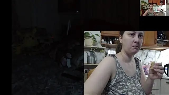 Snapshot of Sakura_Green chatting on 11/25/25, 04:13 Sakura Green online show from 11/25/25, 04:13