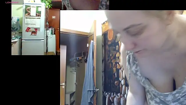 Sakura Green online show from 12/21/25, 07:04