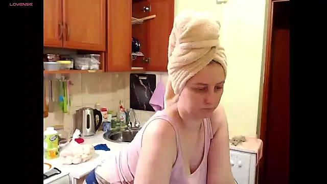 Snapshot of Sakura_Green chatting on 03/21/25, 06:51 Sakura Green online show from 03/21/25, 06:51