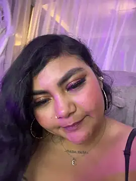 Snapshot of Juli_Walker chatting on 03/03/26, 02:51 Juli Walker online show from 03/03/26, 02:51