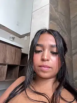 Snapshot of Juli_Walker chatting on 01/14/25, 05:45 Juli Walker online show from 01/14/25, 05:45