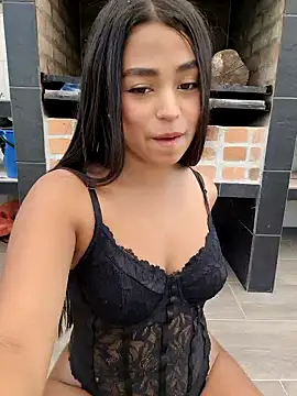 Snapshot of Juli_Walker chatting on 01/31/25, 05:53 Juli Walker online show from 01/31/25, 05:53