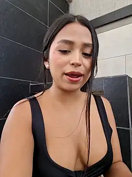 Snapshot of Juli_Walker chatting on 01/29/25, 02:32 Juli Walker online show from 01/29/25, 02:32