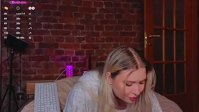 helen frogg online show from 10/28/25, 08:08