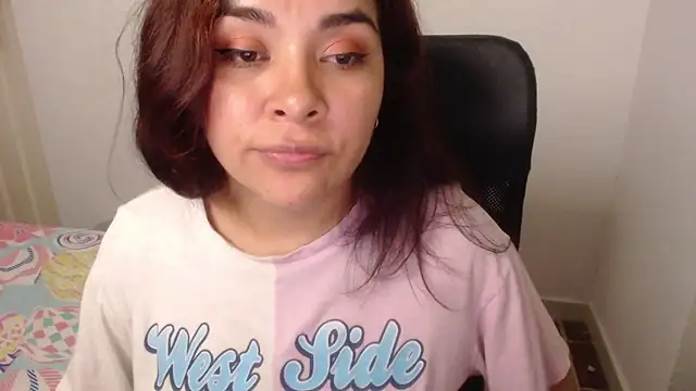 Snapshot of Ana_Bella91 chatting on 12/18/25, 04:06 Ana Bella91 online show from 12/18/25, 04:06