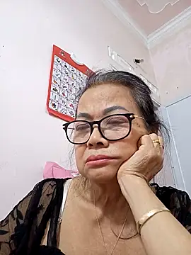 Hotestlove online show from 10/25/25, 03:38