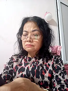 Hotestlove online show from 12/15/25, 02:23