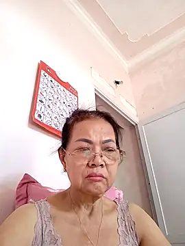 Hotestlove online show from 09/27/25, 02:18