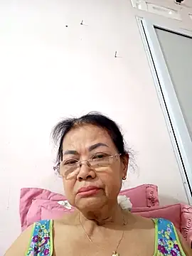 Snapshot of Hotestlove chatting on 04/22/26, 10:11 Hotestlove online show from 04/22/26, 10:11