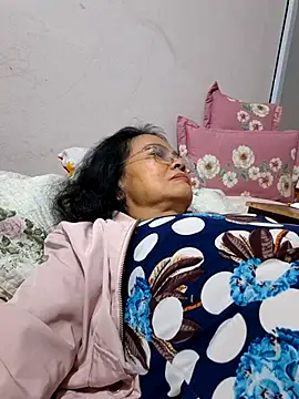 Hotestlove online show from 11/30/25, 12:17