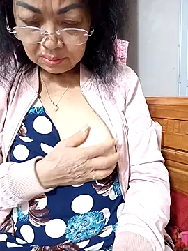 Hotestlove online show from 11/22/25, 03:22