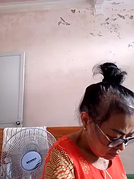 Hotestlove online show from 10/21/25, 07:52