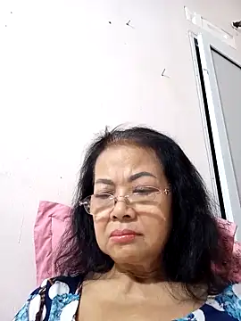 Hotestlove online show from 11/12/25, 02:32