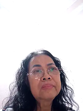 Snapshot of Hotestlove chatting on 12/22/25, 10:43 Hotestlove online show from 12/22/25, 10:43