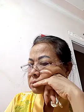 Hotestlove online show from 10/24/25, 01:32