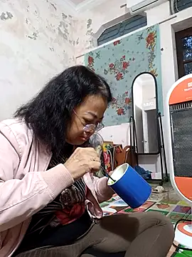 Hotestlove online show from 11/18/25, 11:15