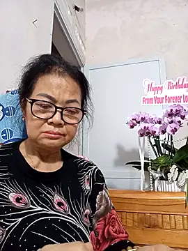 Snapshot of Hotestlove chatting on 02/14/26, 01:11 Hotestlove online show from 02/14/26, 01:11