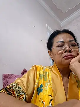 Hotestlove online show from 12/02/25, 06:48