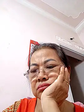 Hotestlove online show from 10/21/25, 11:37