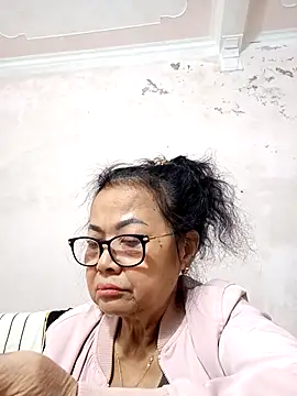 Hotestlove online show from 12/05/25, 02:00