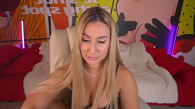 LiaBrazzerr online show from 10/19/25, 02:20