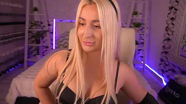 LiaBrazzerr online show from 04/12/26, 02:53