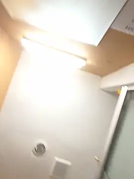 Crackkers online show from 10/23/25, 04:44