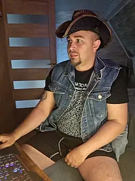 Foxyshaved online show from 05/30/26, 06:53